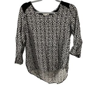 Olive & Oak Top Blouse Womens Size M Black Ivory 3/4 Sleeves‎